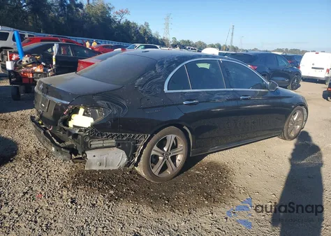 2020 Mercedes-Benz E 350 z USA, uszkodzony, nr VIN WDDZF8DBXLA754012